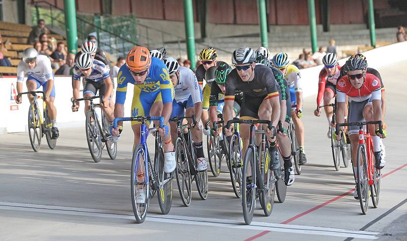 Cyklistická Grand Prix Brno na dráze.