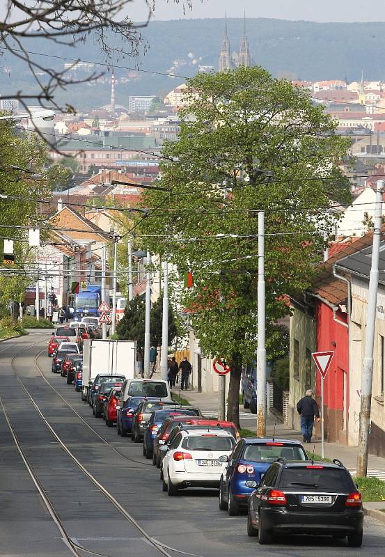 Až desítky minut zpoždění nabíraly tramvaje a autobusy v brněnských Vinohradech a Židenicích.