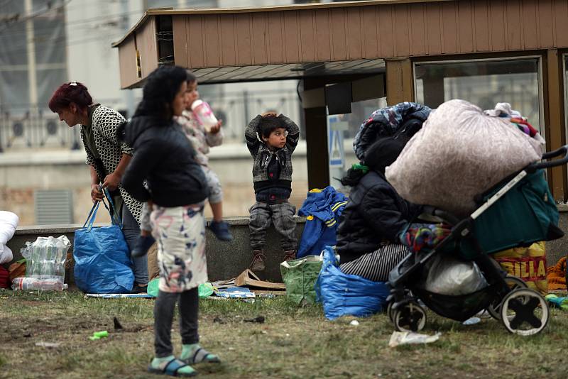 Starosti měli představitelé Brna nedávno se skupinou ukrajinských romských uprchlíků, kteří několik dní tábořili před brněnským Hlavním nádražím.