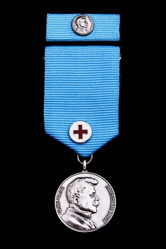 Stříbrná medaile Prof. MUDr. Jana Janského.
