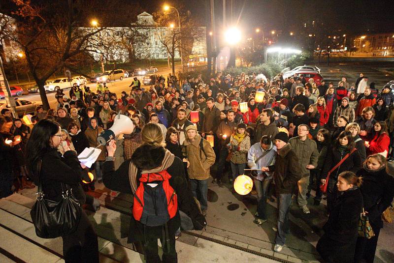 Lampionový průvod z filosofické fakulty