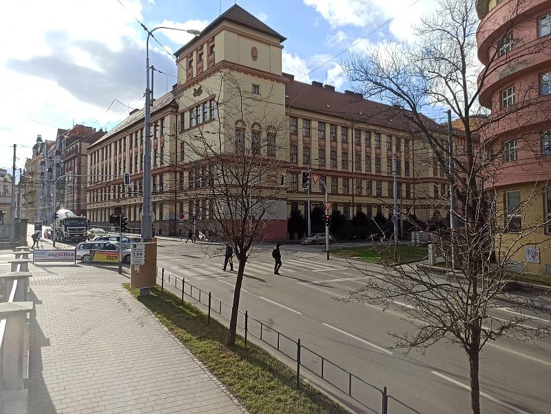 Obchodní akademie v Kotlářské ulici.