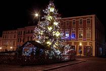 Vánoční strom na Masarykově náměstí ve Znojmě.