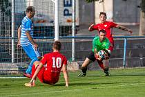 Fotbalisté Bohunic (v červeném) doma opět nezvítězili, se Žďárem remizovali 0:0.