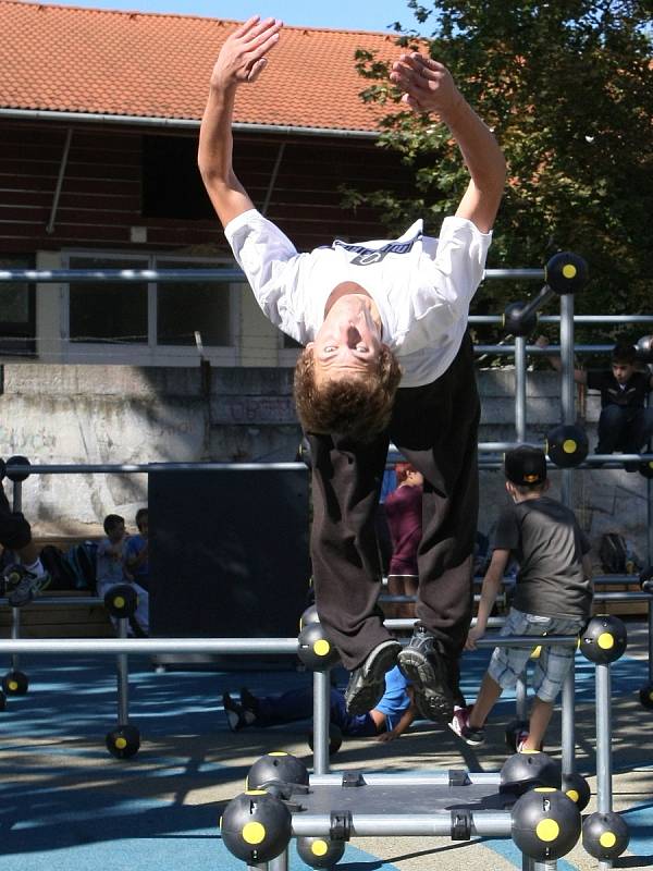 Brněnské hřiště se po Praze stalo druhým místem v České  republice, které mohou lidé využívat pro městský parkour.