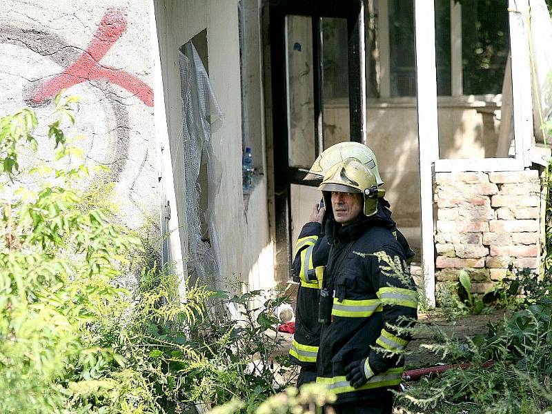 Požár domu v Kaštanové ulici v brněnských Ivanovicích.