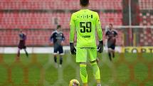 PŘI CHUTI. Fotbalisté Zbrojovky (v červeném) v přípravě přestříleli Uničov 6:0. Foto: Petr Nečas