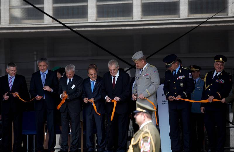 Třetí a zároveň závěrečný den prezidenta České republiky na návštěvě Jihomoravského kraje strávil Miloš Zeman v Brně a Kuřimi.