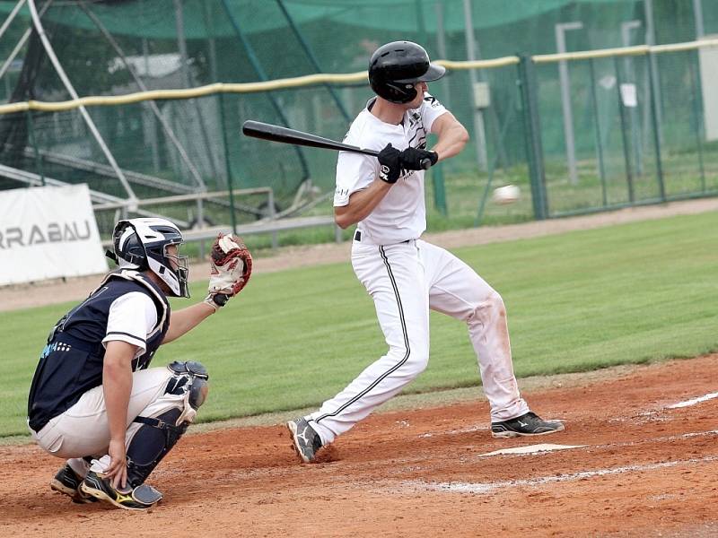 V semifinálové sérii české baseballové extraligy vedou brněnští obhájci titul nad Arrows Ostrava 2:0 na zápasy.