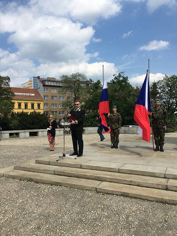 Na Moravském náměstí v Brně uctili padlé v druhé světové válce.
