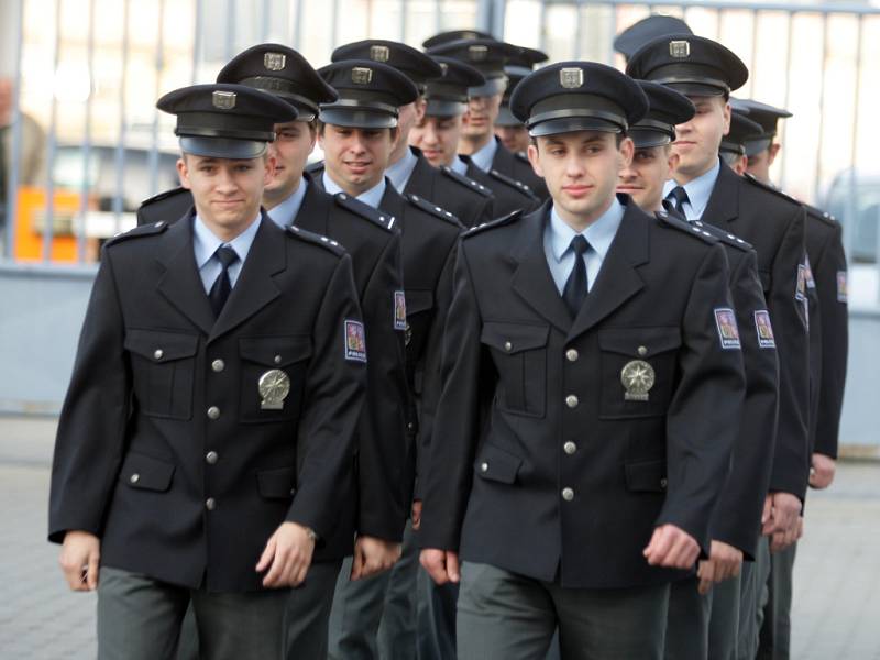 Policisté z policejní školy v Brně darovali dobrovolně krev.