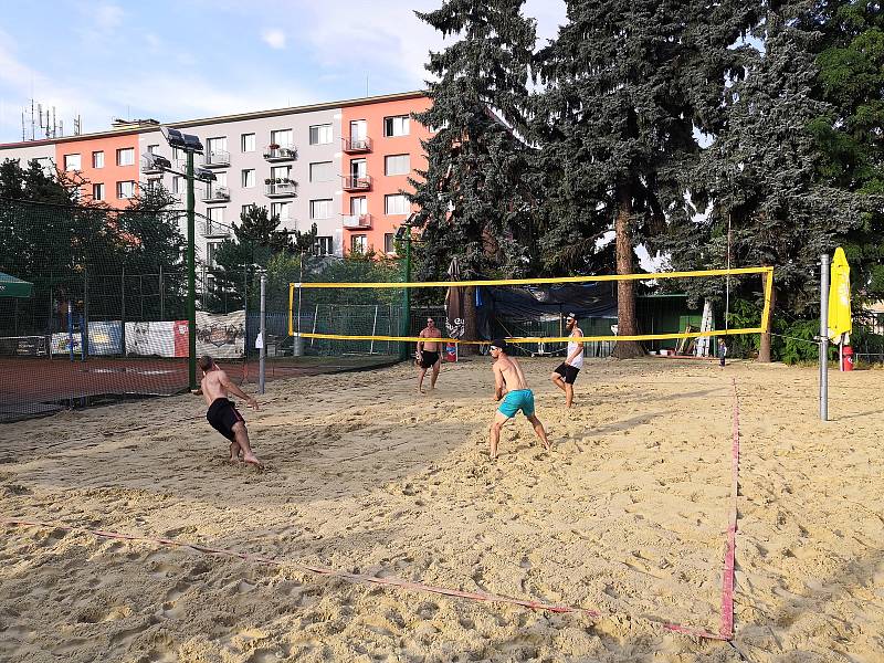 Memoriál Marka Těšíka v beachvolejbale ovládli Radek Štěpán a Bořivoj Hojgr.