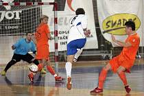Prvoligové futsalové derby: Tango (v oranžovém) vs. Helas