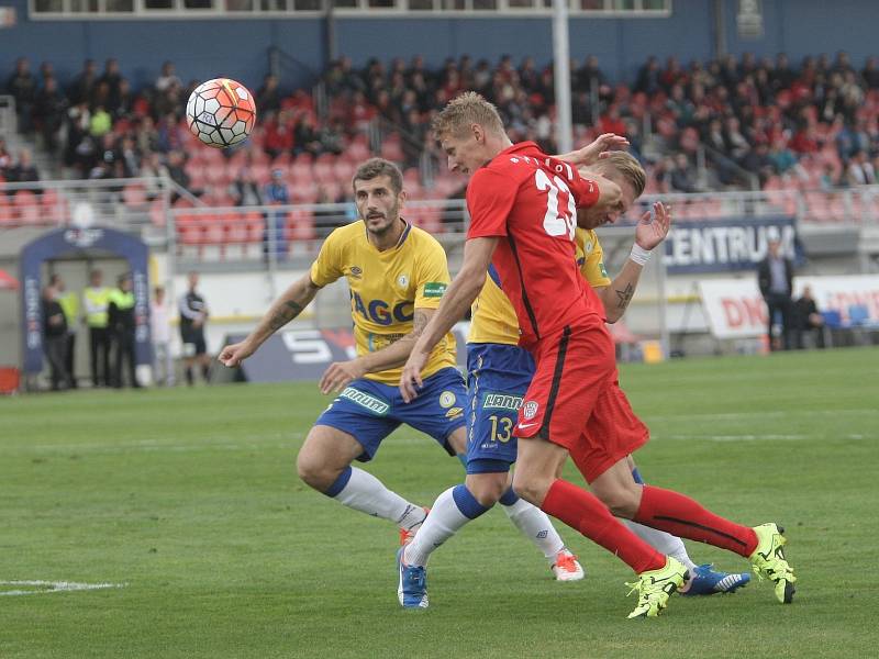 Zbrojovku v Brně pokořili fotbalisté Teplic čtyřmi góly.