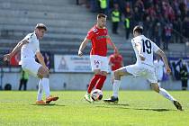 Fotbalisté Vyškova (v bílém) se se Zbrojovkou (v červeném) naposledy utkali v dubnu 2022, kdy v duelu FORTUNA:NÁRODNÍ LIGY na stadionu v Drnovicích vyhráli Brňané 2:0. 