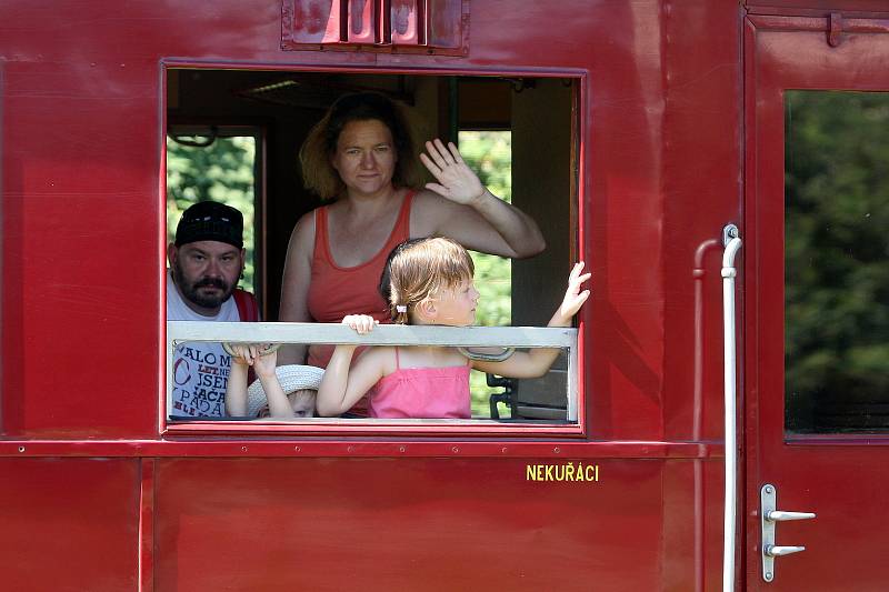 Pestrý program nabídl sobotní Festival na nábřeží. Konal se na několika místech podél řeky Svitavy od Bílovic po Tuřany. Součástí byla i neckyáda.