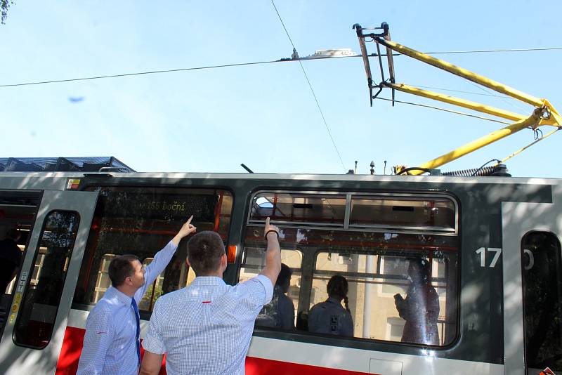 Řidiči brněnského dopravního podniku v pondělí od rána trénovali na soutěž řidičů tramvají, která se koná v sobotu v Lipsku.