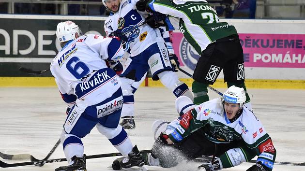 Hokejisté brněnské Komety ve 45. kole extraligy doma porazili 3:2 v prodloužení Karlovy Vary.