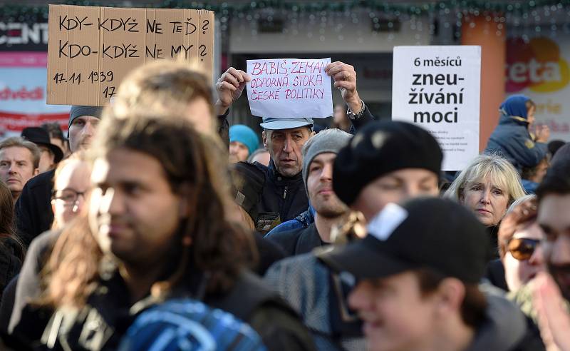 Demonstrace proti Andreji Babišovi v Brně.