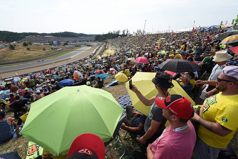 Nedělní Grand Prix České republiky.