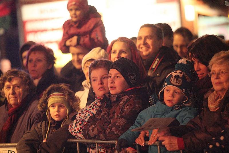 Do akce Česko zpívá koledy se zapojilo i brněnské náměstí Svobody.