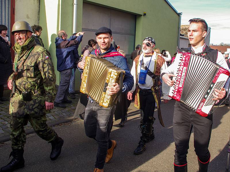 Tradiční masopustní veselice na jižní Moravě,  ilustrační foto.