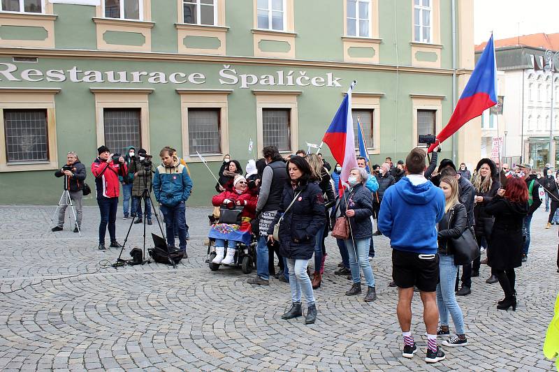 Demonstrace na Zelném trhu v centru Brna a následný pochod, 14. března 2021.