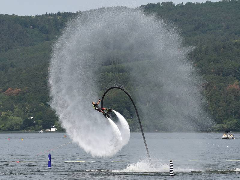 Závody seriálu MotoSurf WorldCup na Brněnské přehradě.