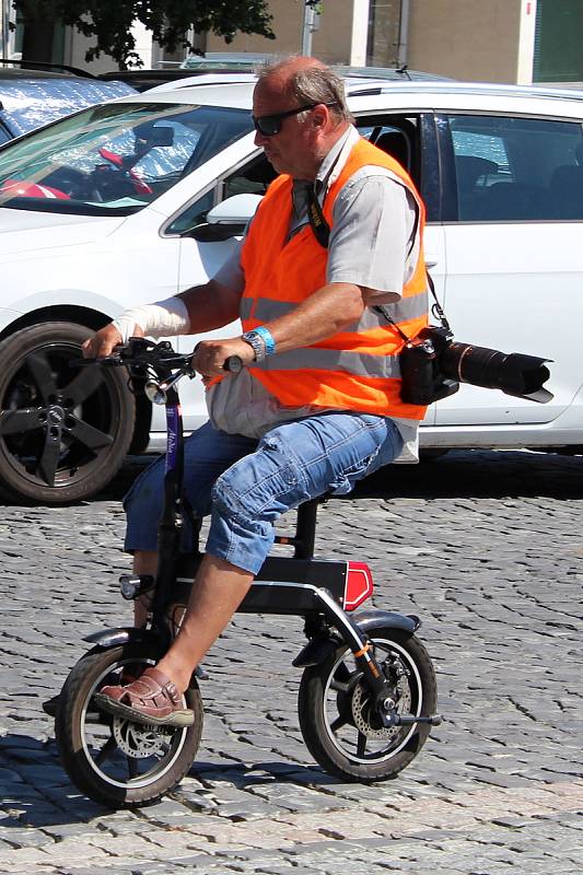 Lidé se v sobotu kochali na brněnském výstavišti automobilovými i motocyklovými veterány. Konal se tam festival Brno Revival 2019.