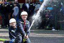  Chrlické náměstí hostilo o víkendu závody v hasičských dovednostech dětí i dospělých.