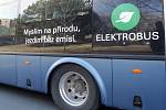 Otestovat autobus na elektrický pohon v podmínkách zimního Brna se rozhodl dopravní podnik. Tiché vozidlo, které nepotřebuje výfuk, si dopravce půjčil přímo od výrobce.