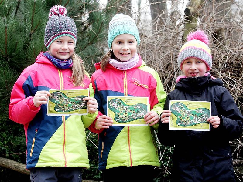 I přesto, že teploty v sobotu znovu klesly až k nule, uspořádala brněnská zoo akci pro rodiny s dětmi k Mezinárodnímu dni ledních medvědů. Několik zájemců si vyzkoušelo znalosti o těchto šelmách na zábavné stezce s šesti úkoly.