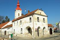 Městský dům na náměstí Svobody v Modřicích na Brněnsku chtějí zrekonstruovat a přeměnit v sídlo muzea, knihovny a informačního centra.