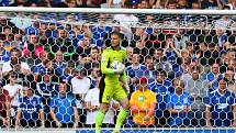 Fotbalový brankář Václav Hladký v dresu Ipswich Town.