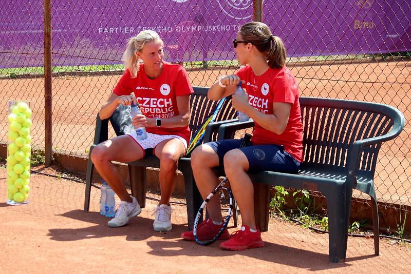 V tenisové exhibici na Olympijském festivalu v Brně si zahráli Lucie Šafářová, Tomáš Plekanec, Daniela Bedáňová a Eva Samková.