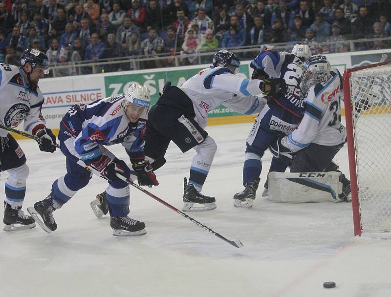 Hokejisté brněnské Komety si v desátém kole extraligy smlsli v repríze dubnového finále na Liberci, když zvítězili jasně 7:2.