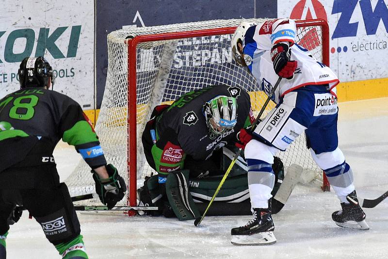 Hokejisté Komety Brno (v bílém) podlehli Mladé Boleslavi 0:2.