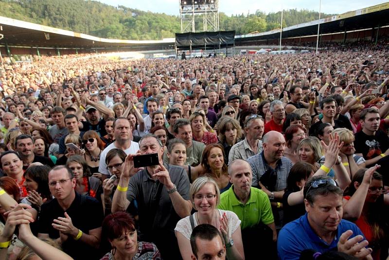 Koncert na Velodromu sledoval více než desetitisícový dav.