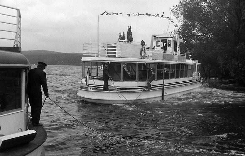 První lodě na dnešní Brněnskou přehradu vyjely 5. května 1946.