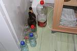 Dva lidi podezřelé z toho, že v Brně a okolí distribuovali alkohol obsahující nebezpečný metanol, obvinili policisté z ohrožení zdraví závadnými potravinami.