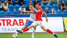 Utkání 6. kola první fotbalové ligy: Baník Ostrava - Zbrojovka Brno, 31. srpen 2022, Ostrava. Zleva Filip Kaloč z Ostravy a Filip Blecha z Brna.