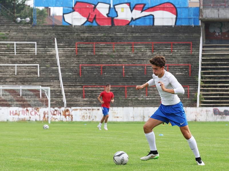 Za Lužánkami trénovali nadaní fotbalisté mladšího a staršího dorostu Zbrojovky.