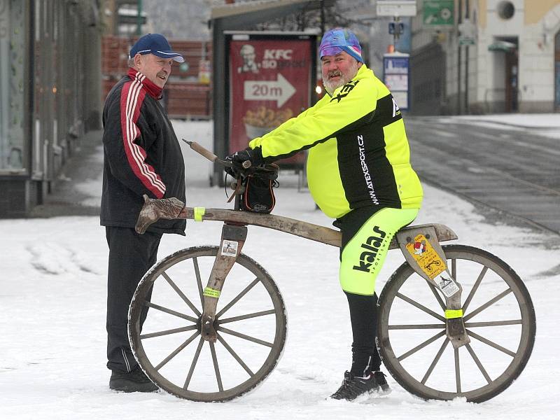 Novoroční vyjížďka brněnských cyklistů.