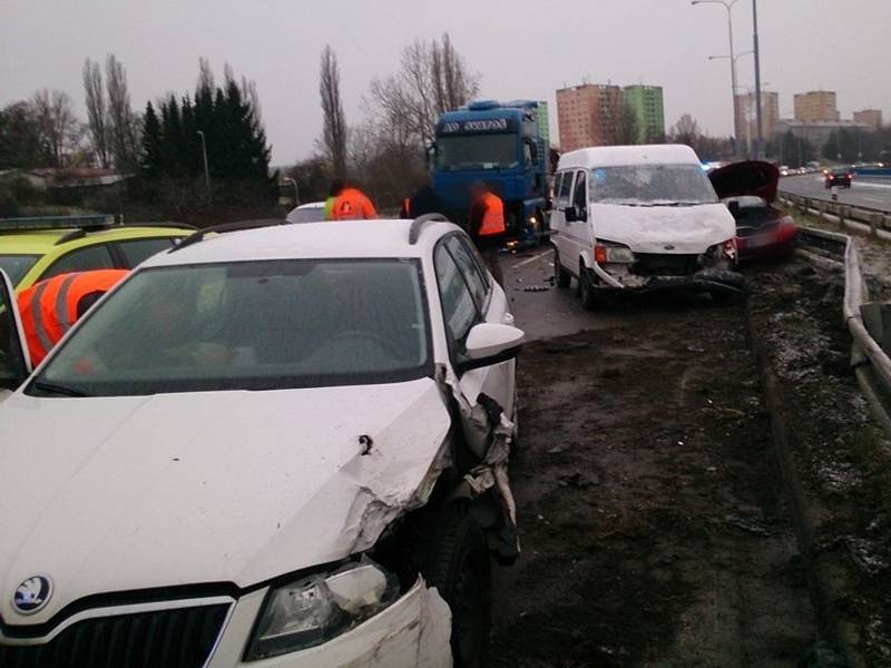 Čtvrteční ranní nehoda na brněnské Hradecké ulici.