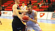 Z basketbalového utkání play off Kooperativa NBL Nymburk - Brno (99:74).