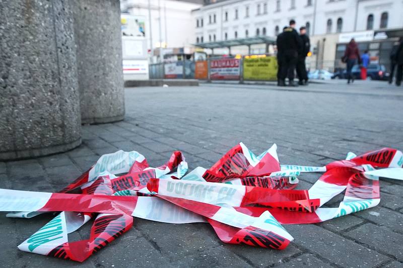 Policisté uzavřeli brněnské hlavní nádraží.