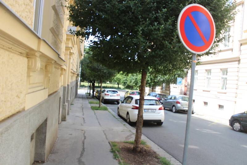 Rezidentní parkování plánují zástupci Brna-severu zavádět od příštího dubna postupně v celé městské části.