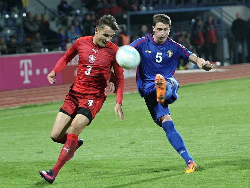 Čeští fotbalisté do 21 let porazili v závěrečném utkání kvalifikace mistrovství Evropy ve Znojmě Moldavsko 4:1.