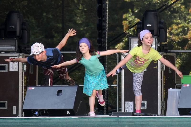 Festival Mendel knows ukázal lidem umělé pěstování rostlin i párovou gymnastiku.