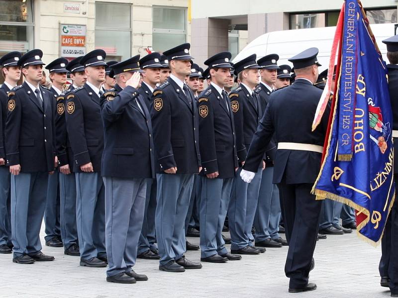 V centru Brna také skládali přísahu noví členové jihomoravského policejního a hasičského sboru. 